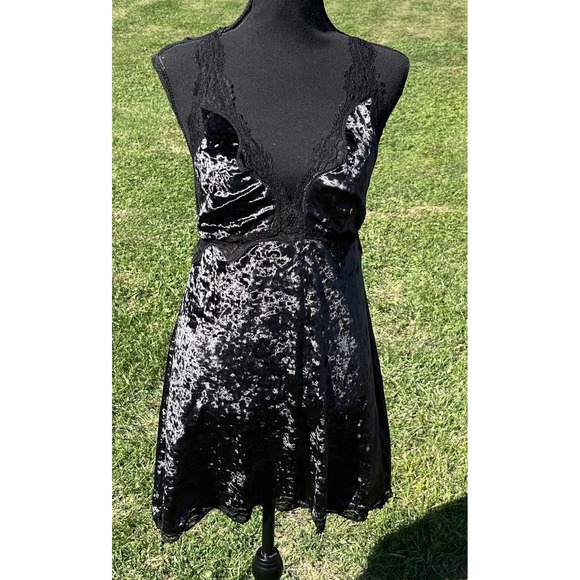 Victoria's Secret Chemise Womens Large Black Crushed Velvet Lace Trim Lingerie - Picture 2 of 10